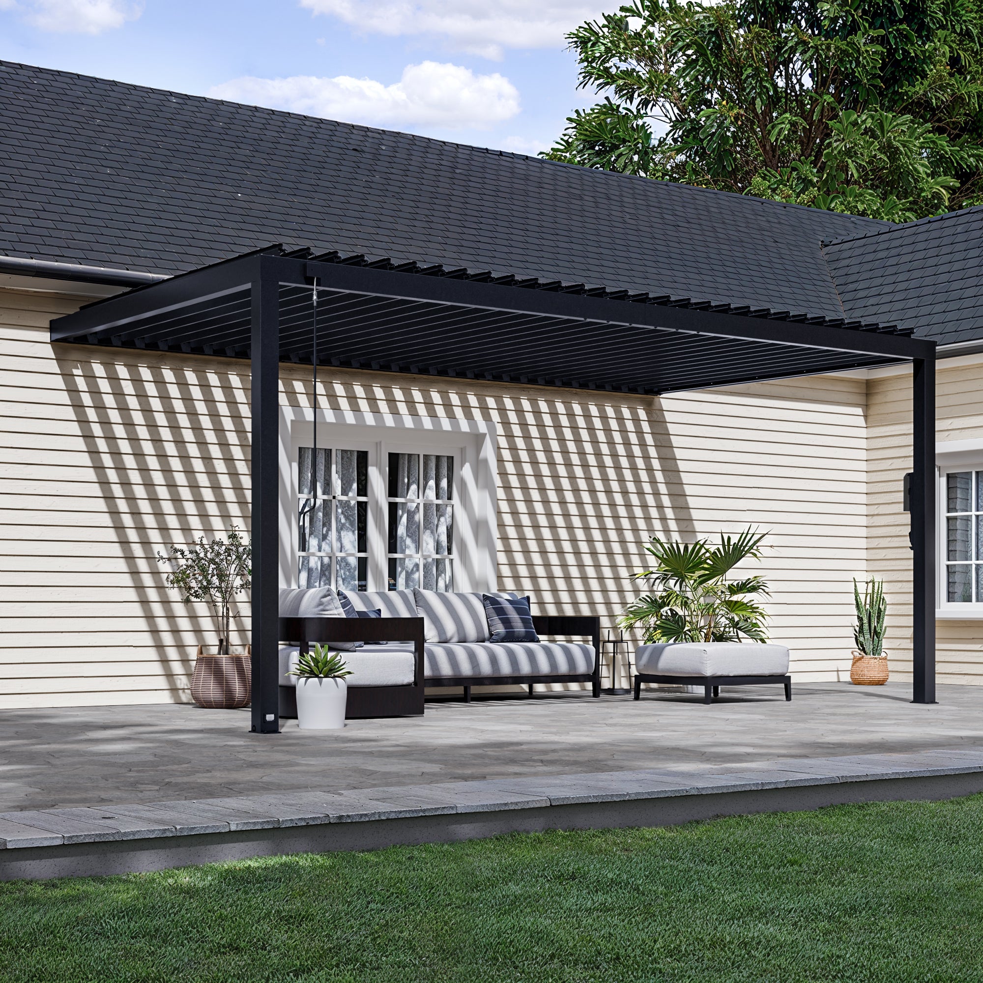 18x10_Evanston_Pergola_Hero_V2.jpg